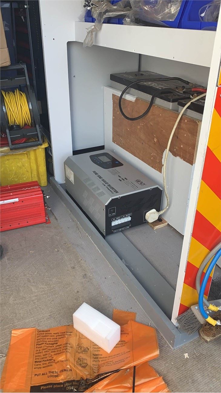Pure Sine Wave Inverter With 12v 24v